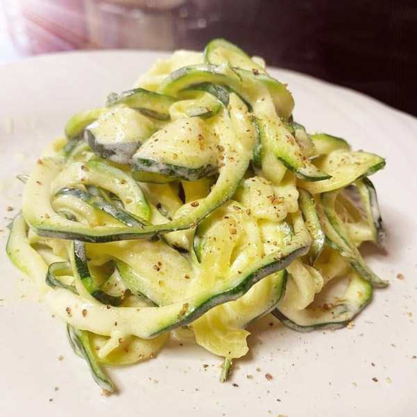 Spaghettoni di zucchine